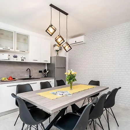 Holiday home Family Friendly House With A Swimming Pool Oslje, Dubrovnik - 18381
