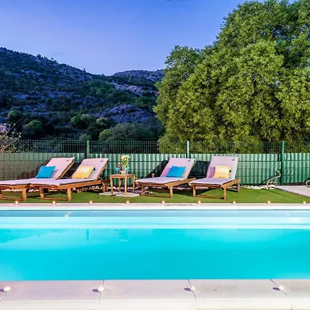 בית נופש Family Friendly House With A Swimming Pool Oslje, Dubrovnik - 18381 *