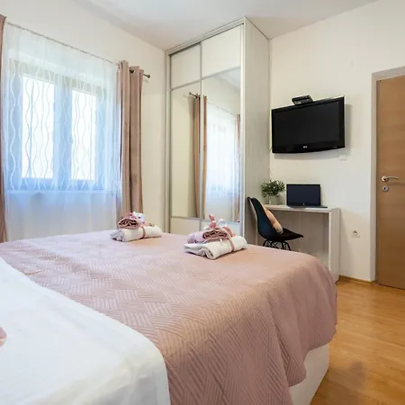 Family Friendly House With A Swimming Pool Oslje, Dubrovnik - 18381 בית נופש Topolo